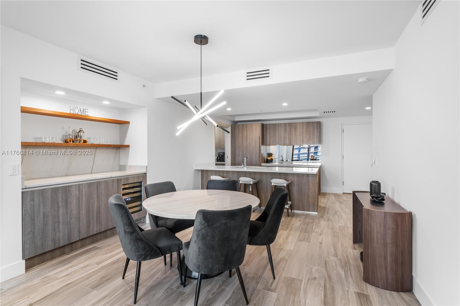 801 SMA RESIDENCES CONDO - Residential