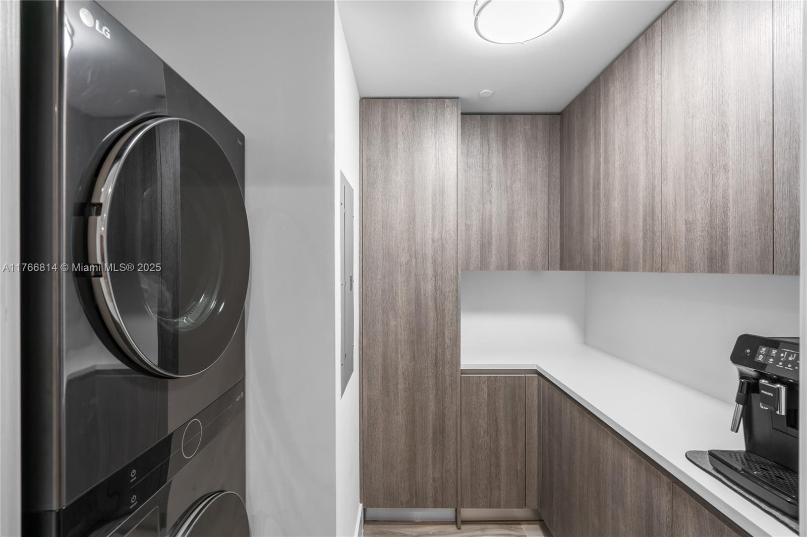 801 SMA RESIDENCES CONDO - Residential