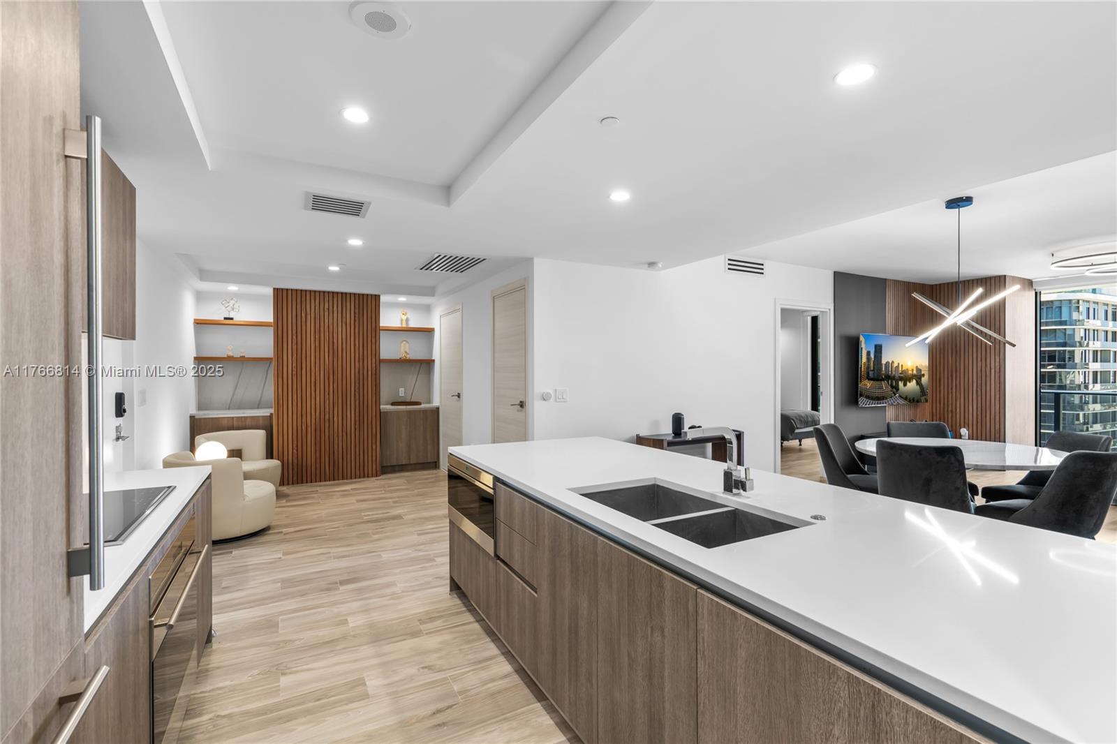 801 SMA RESIDENCES CONDO - Residential