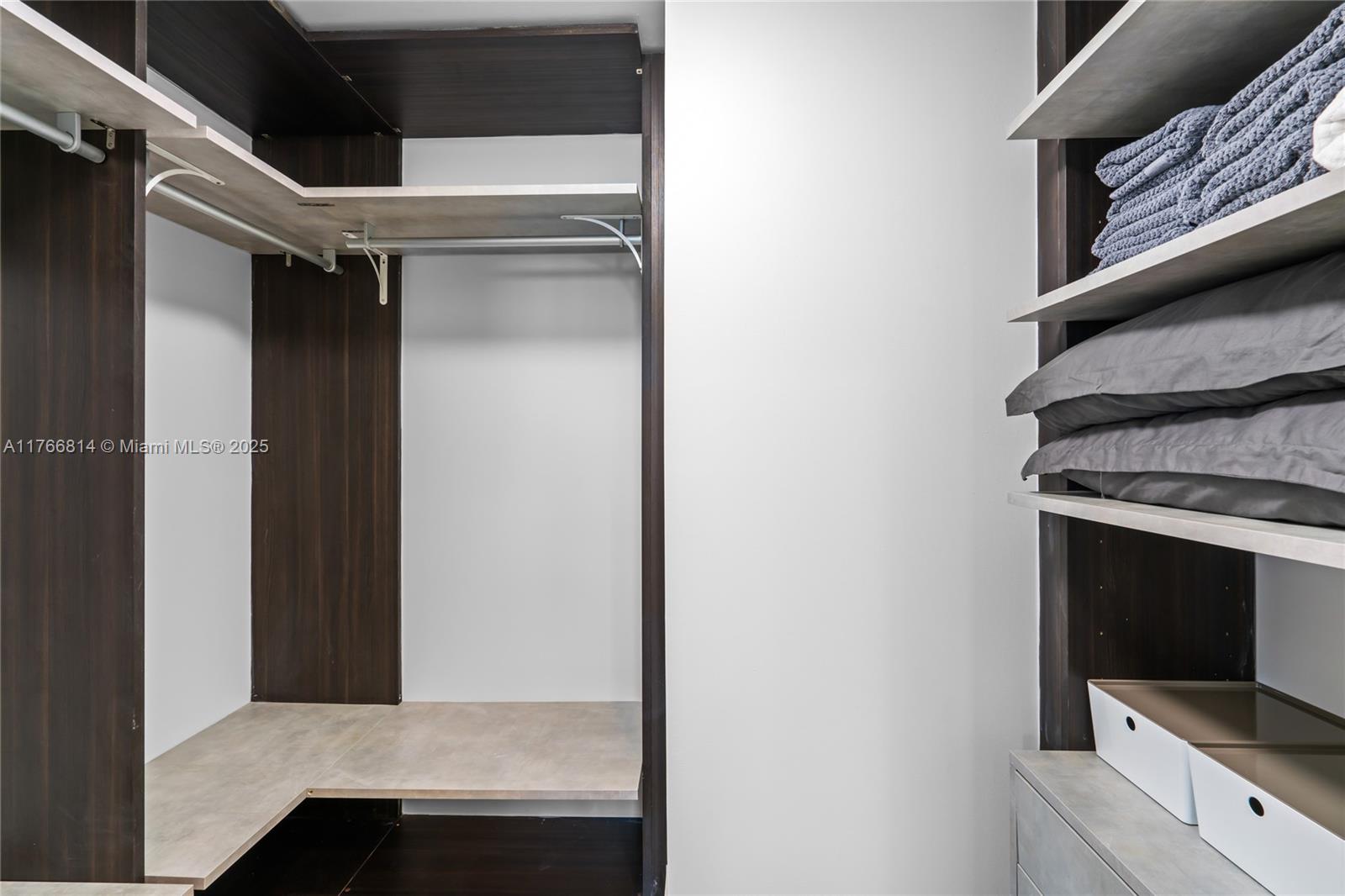 801 SMA RESIDENCES CONDO - Residential