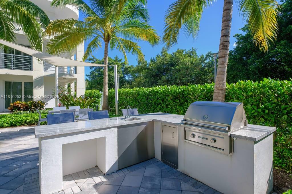 FAIRWAY COMMONS - Residential Lease