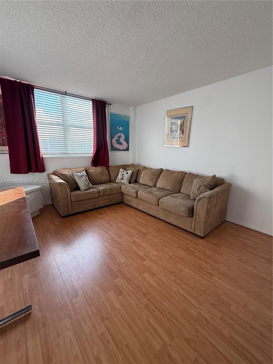 5142 26 BM 1120 - Residential