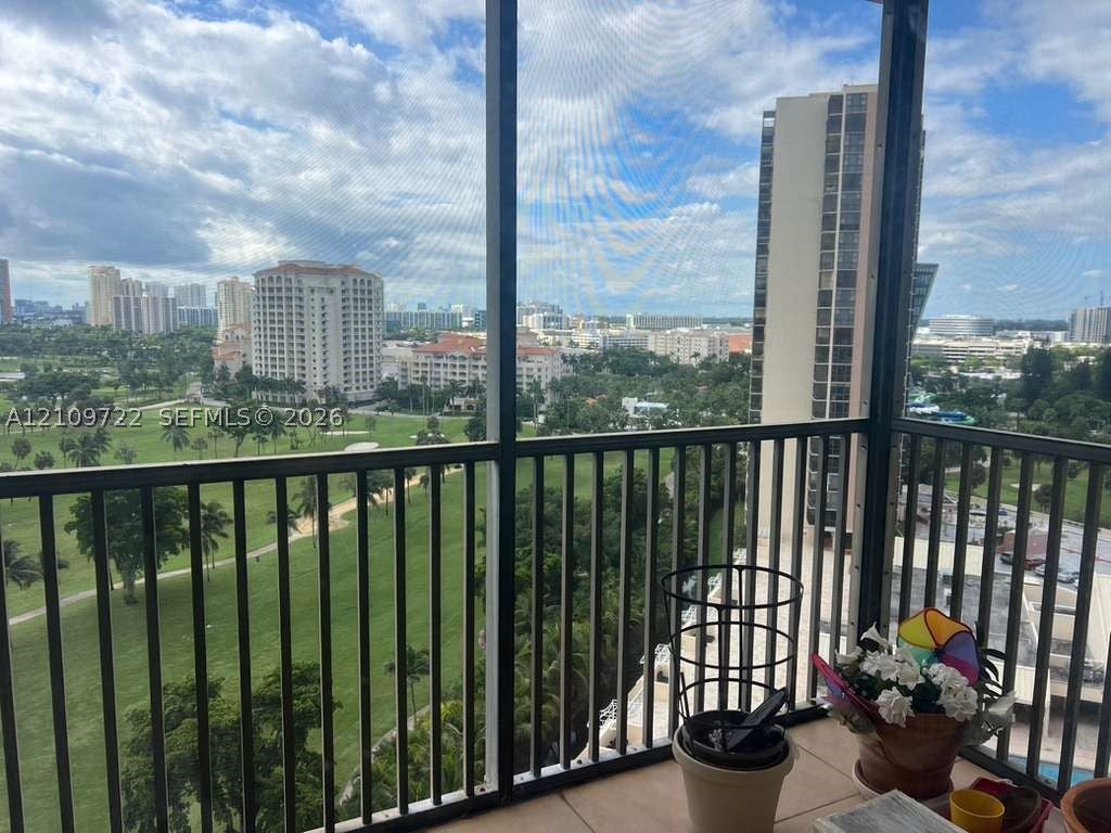 20379 W Country Club Dr 1637