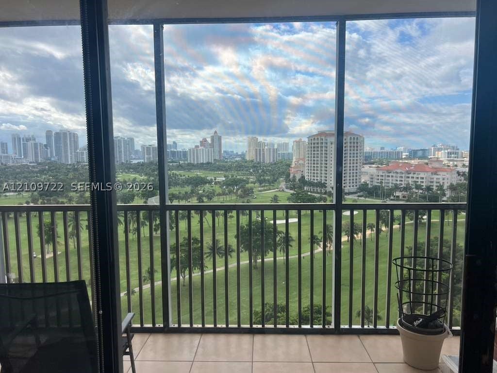 20379 W Country Club Dr 1637