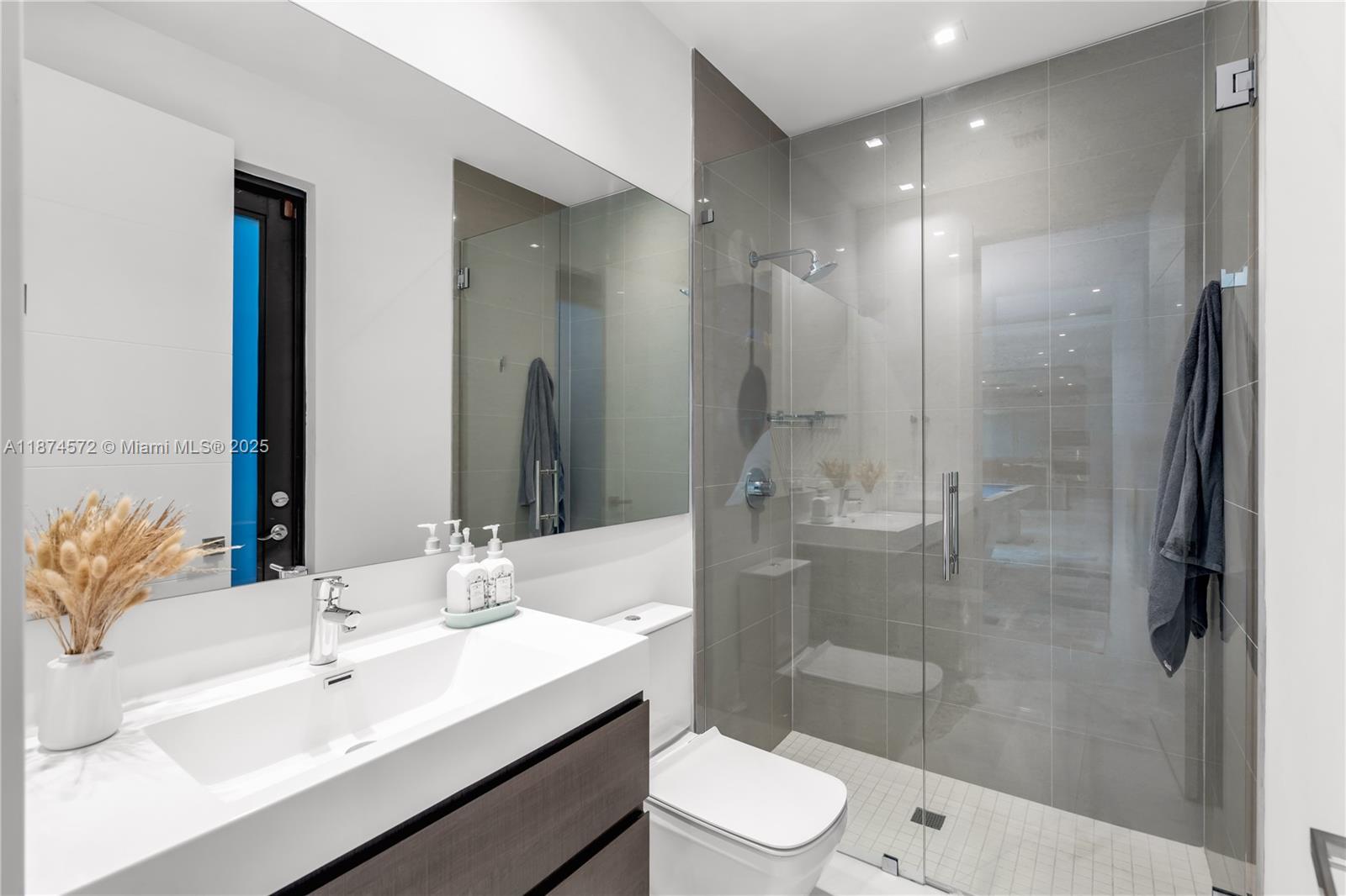 GRAND FLORIDIAN ESTATES - Residential