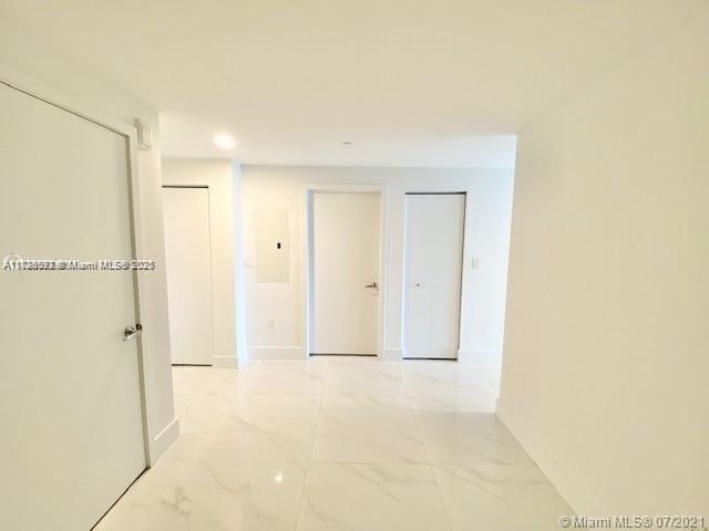 16385 Biscayne Blvd 702