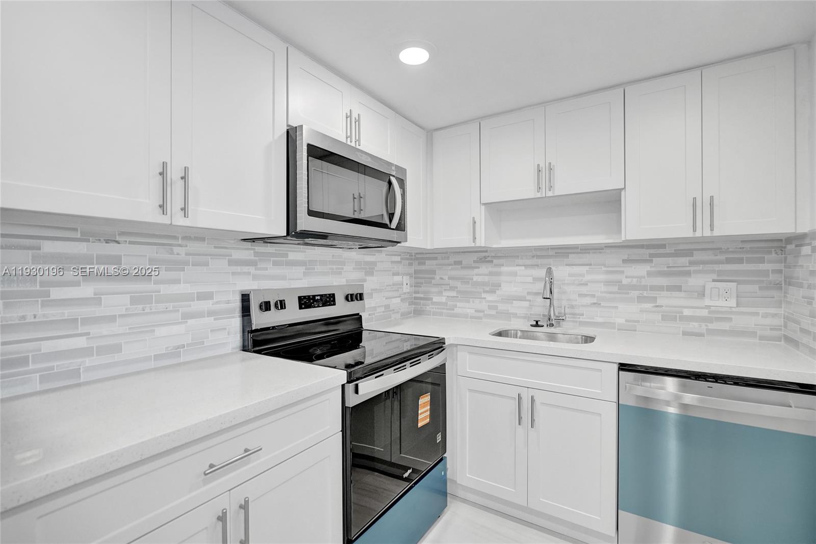 MANORS OF INVERRARY XII - Residential Lease