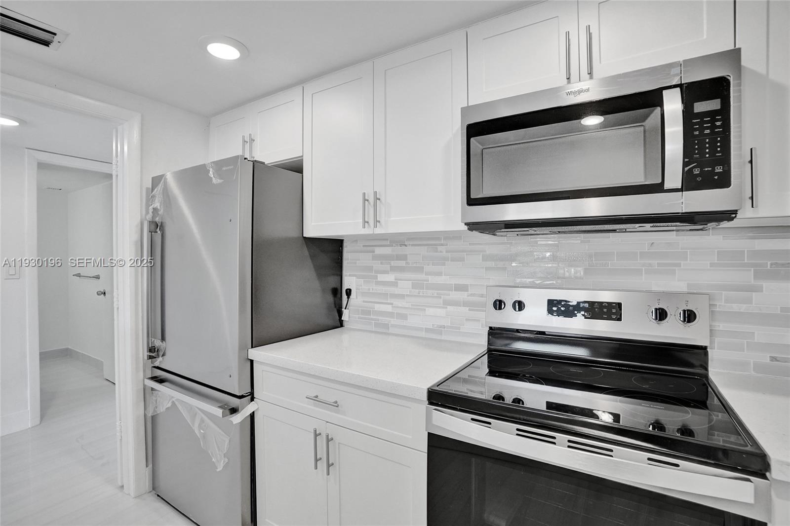 MANORS OF INVERRARY XII - Residential Lease