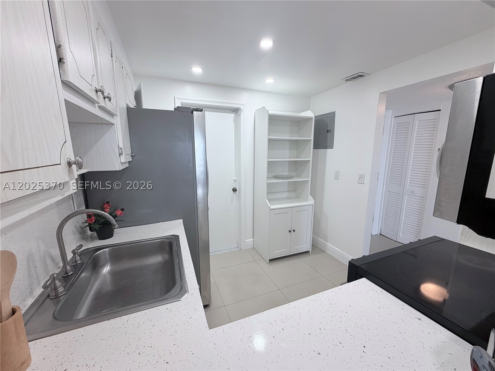1825 S Ocean Dr 611