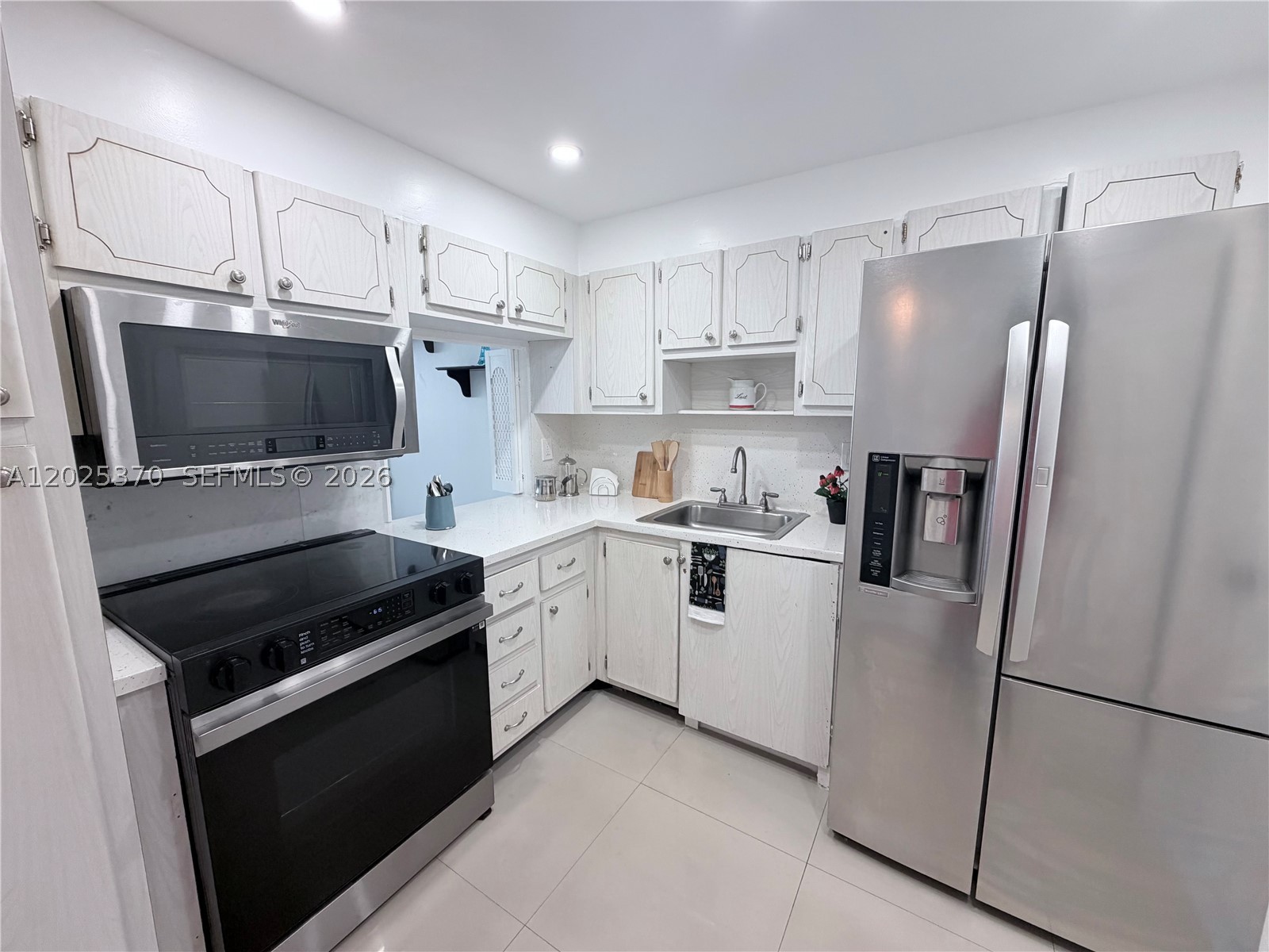 1825 S Ocean Dr 611