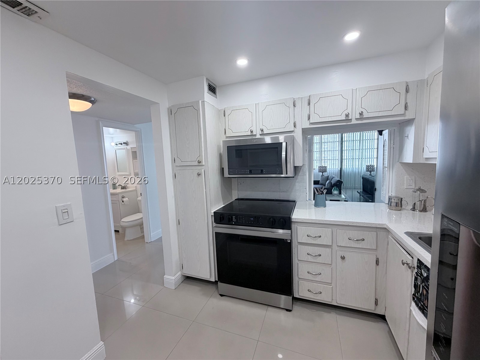 1825 S Ocean Dr 611