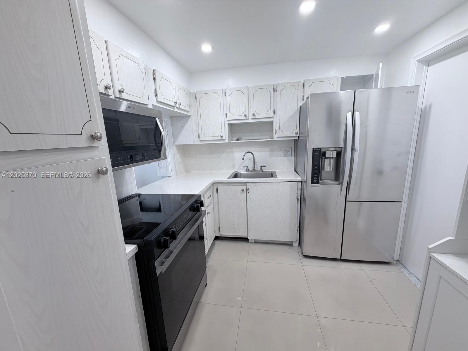 1825 S Ocean Dr 611