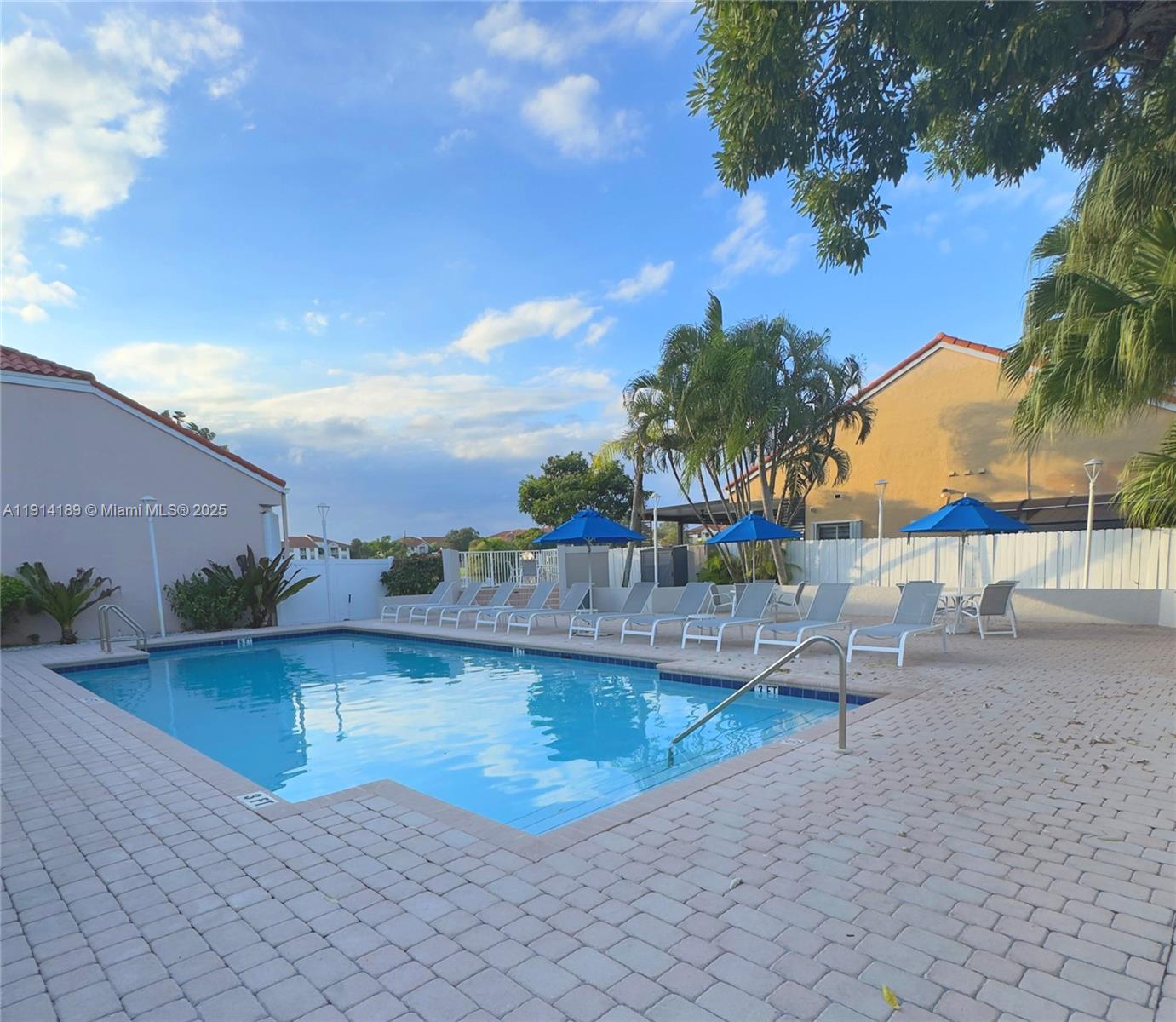 EMERALD POINTE - Residential