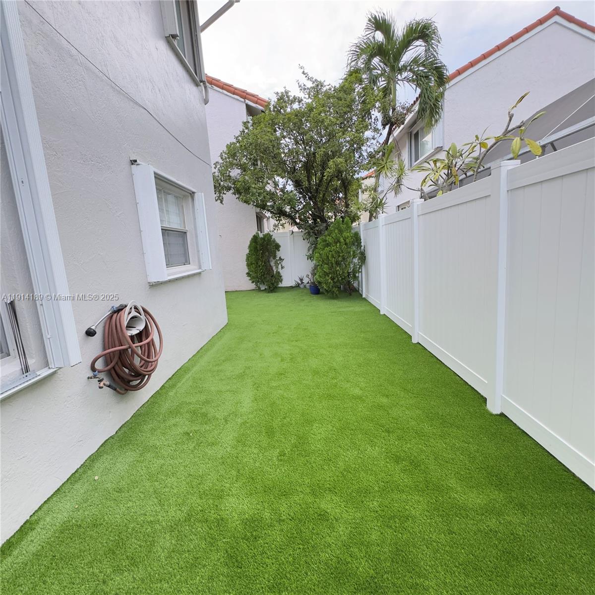 EMERALD POINTE - Residential