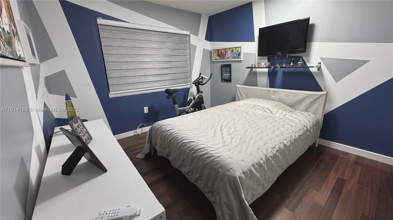 EMERALD POINTE - Residential