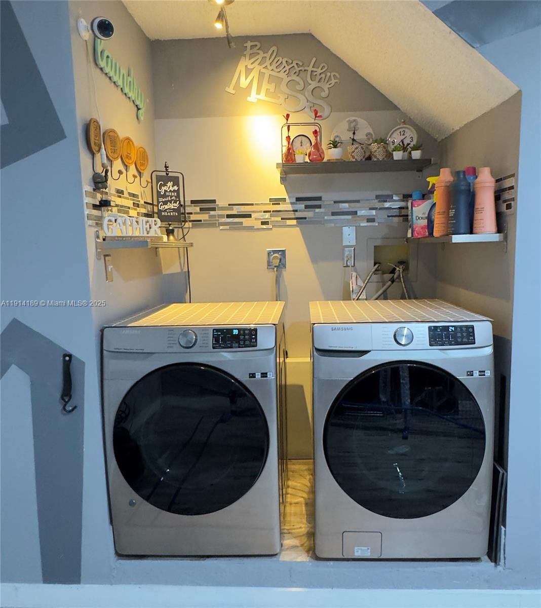 EMERALD POINTE - Residential