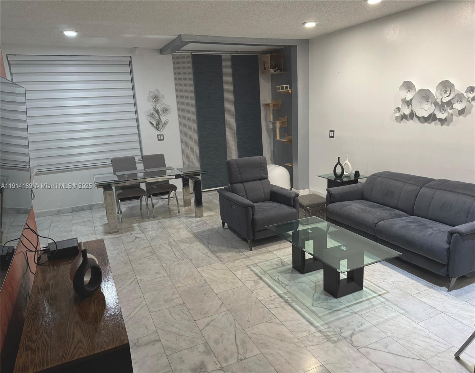 EMERALD POINTE - Residential