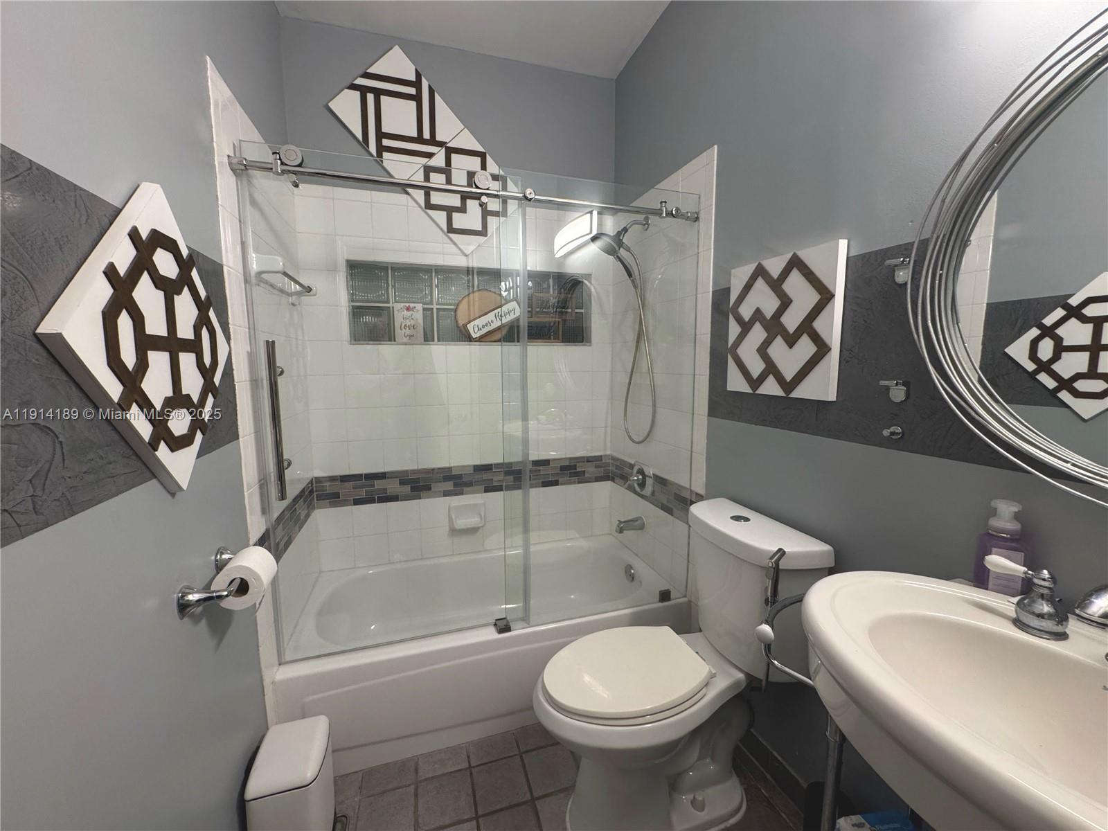 EMERALD POINTE - Residential