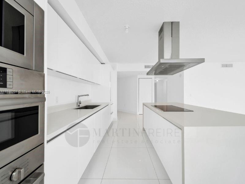 300 Sunny Isles Blvd 4-701