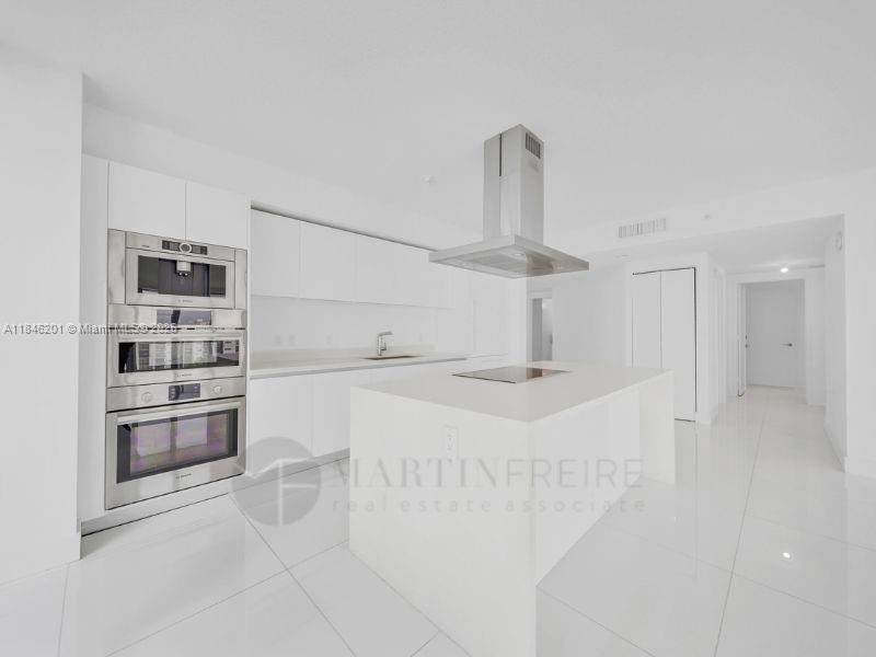 300 Sunny Isles Blvd 4-701