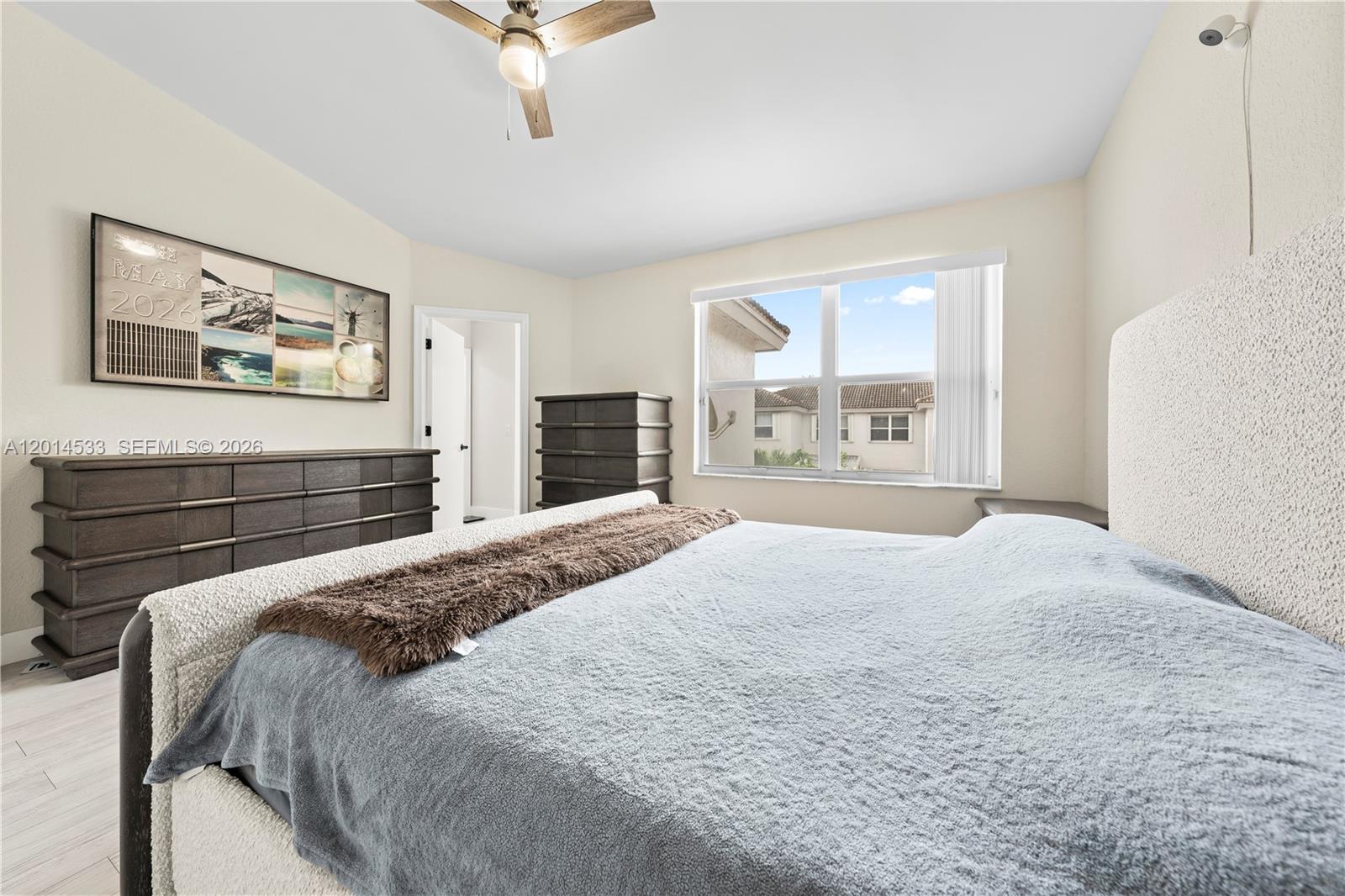 PEMBROKE SHORES - Residential