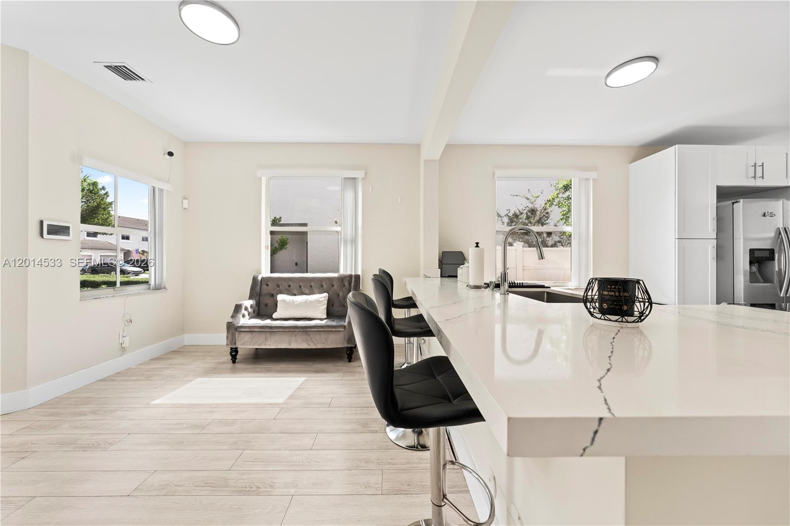 PEMBROKE SHORES - Residential