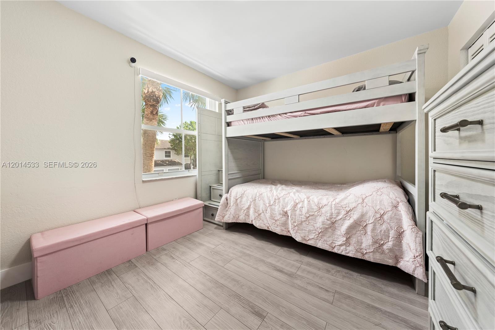 PEMBROKE SHORES - Residential