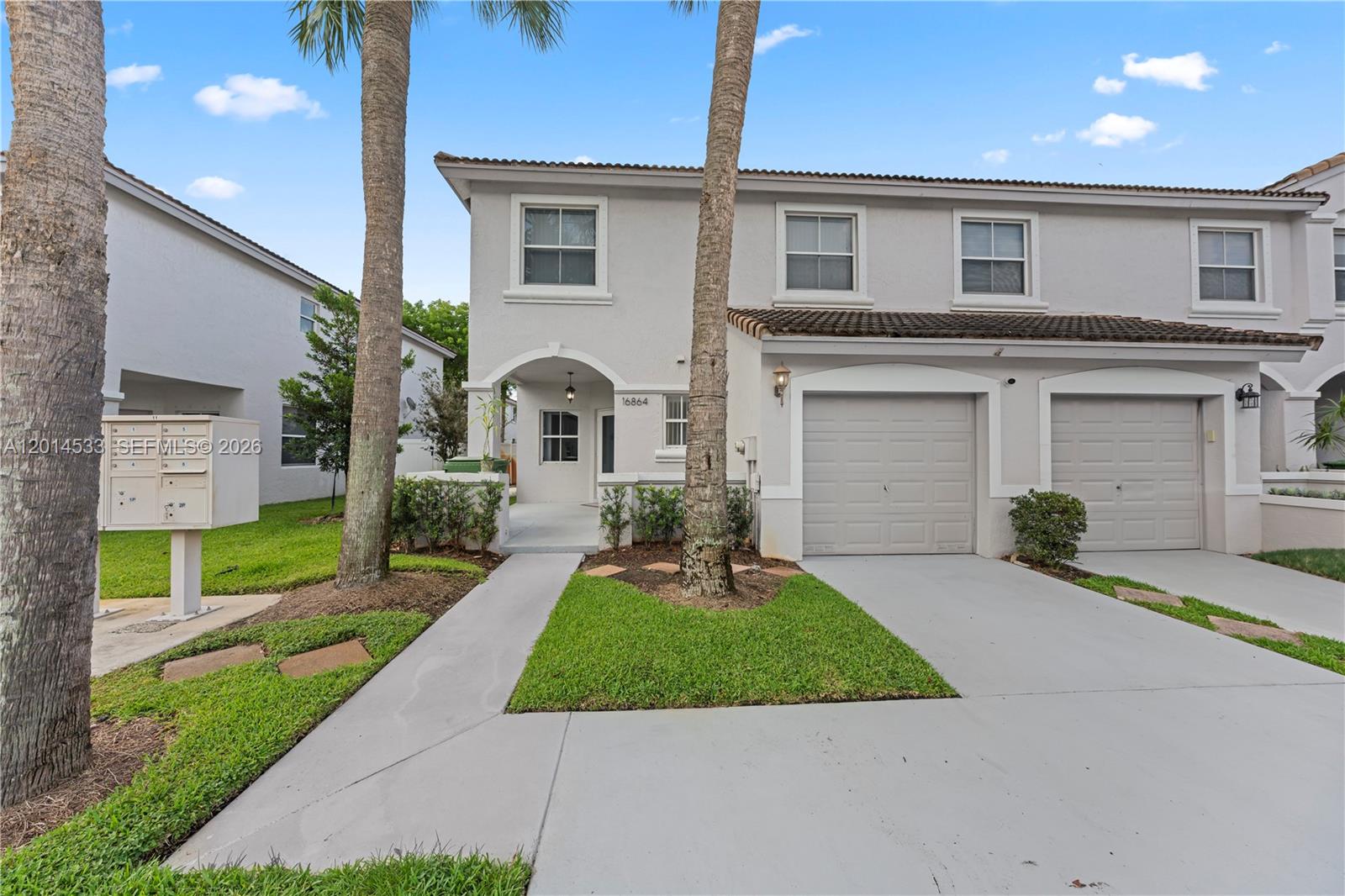 PEMBROKE SHORES - Residential