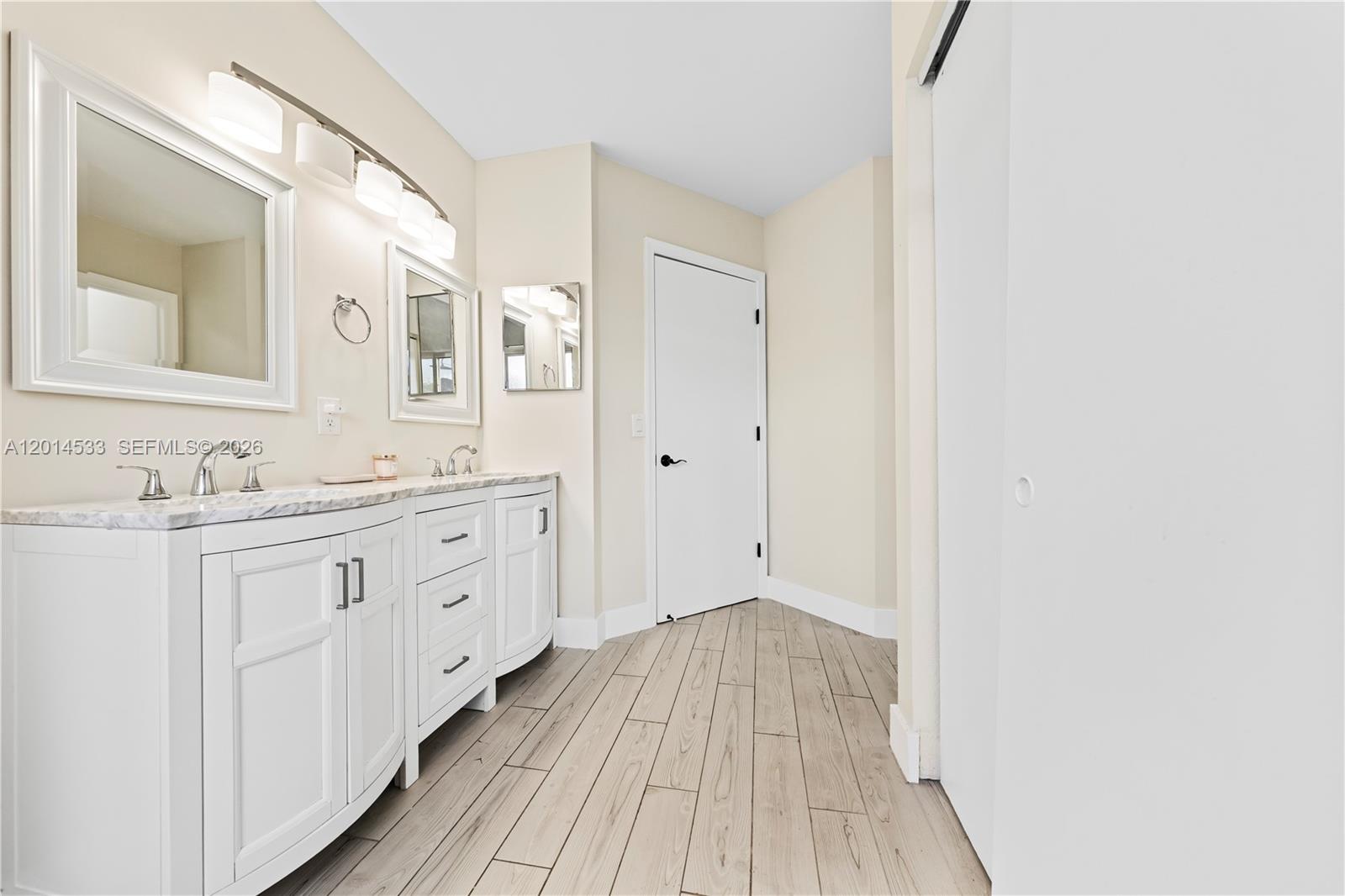 PEMBROKE SHORES - Residential