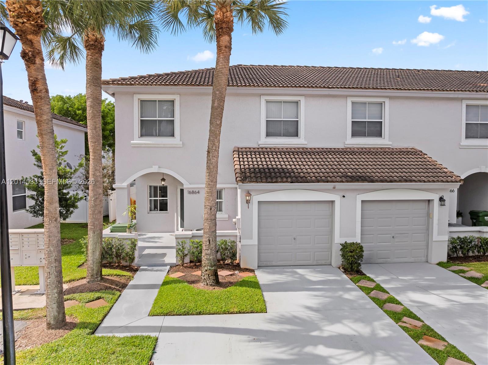 PEMBROKE SHORES - Residential
