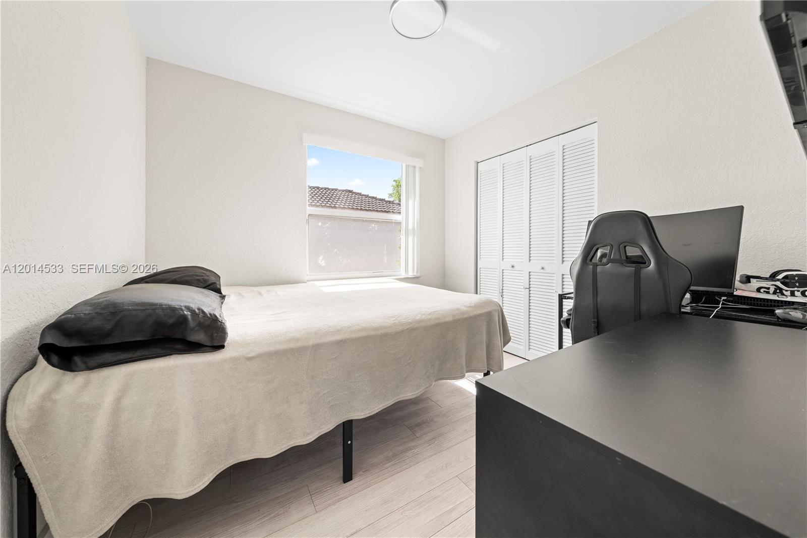 PEMBROKE SHORES - Residential