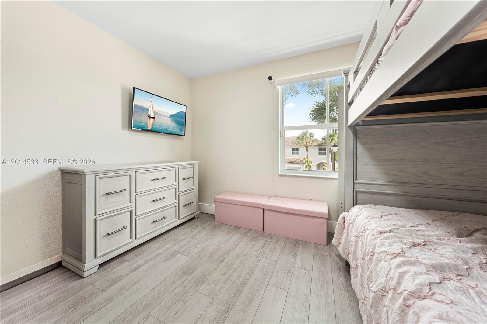 PEMBROKE SHORES - Residential