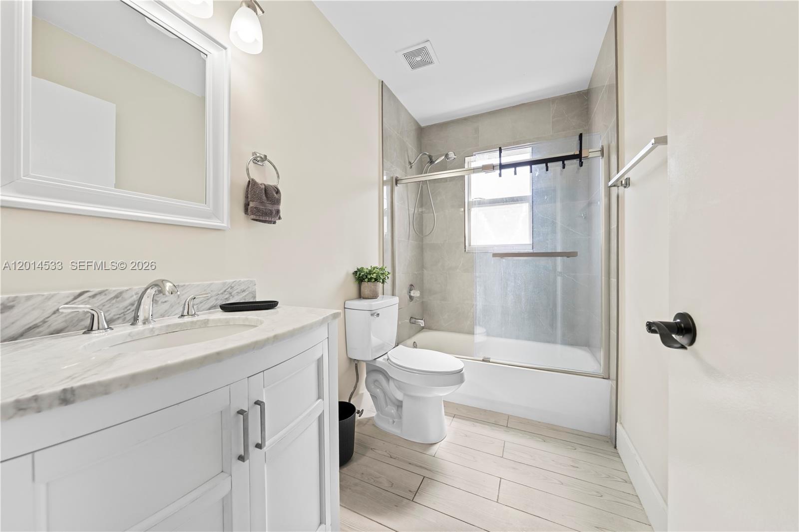 PEMBROKE SHORES - Residential