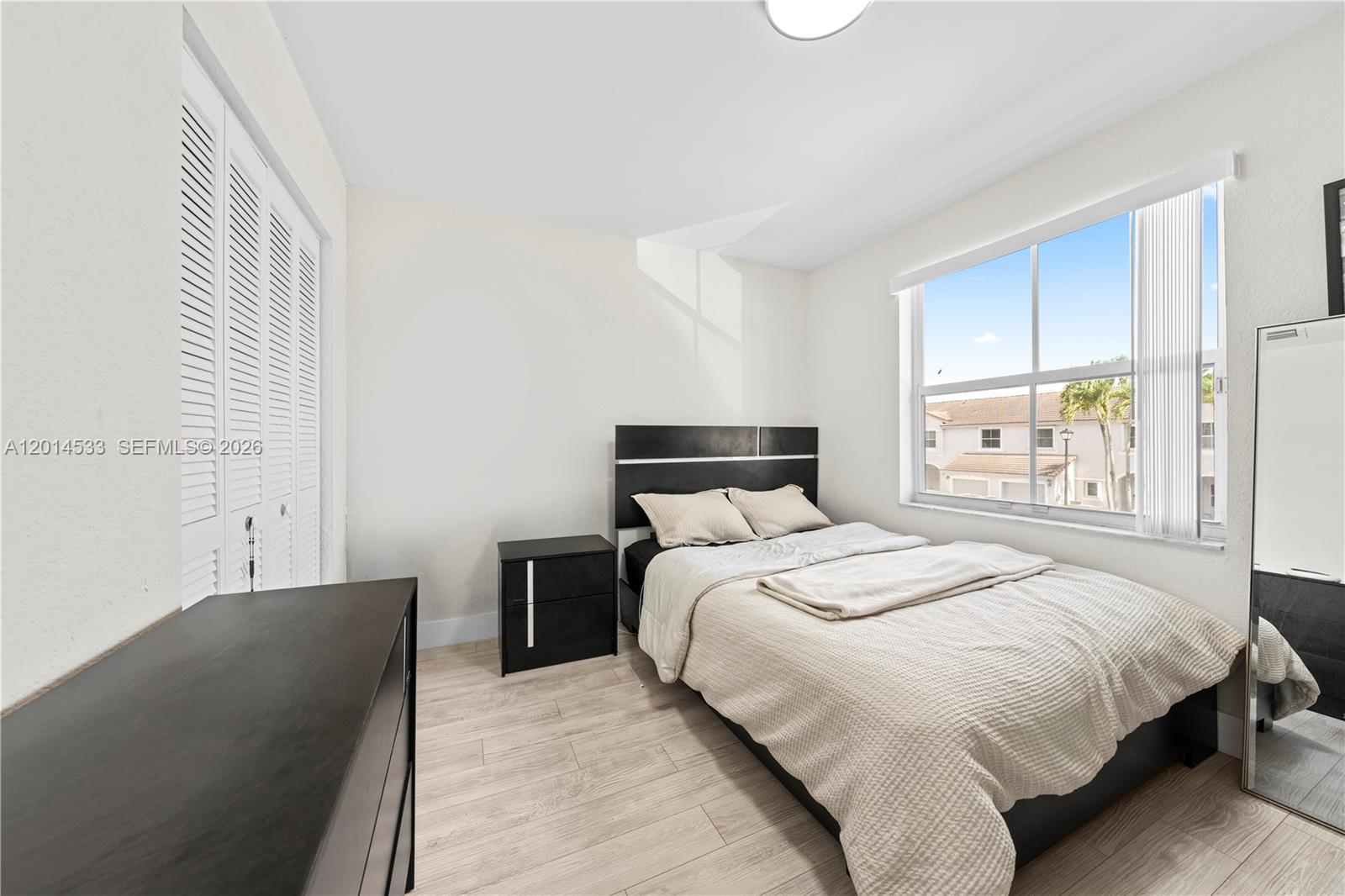PEMBROKE SHORES - Residential