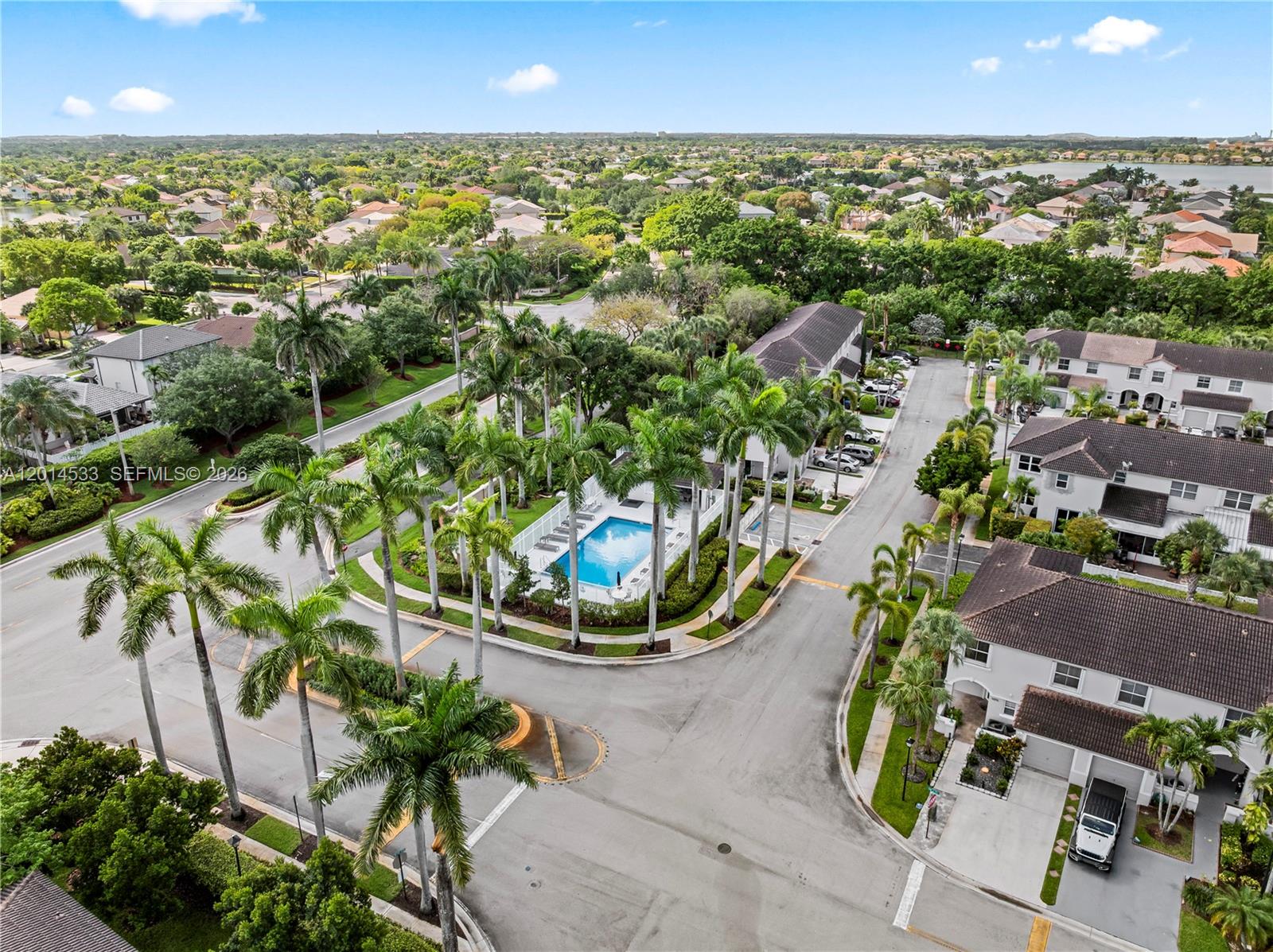 PEMBROKE SHORES - Residential