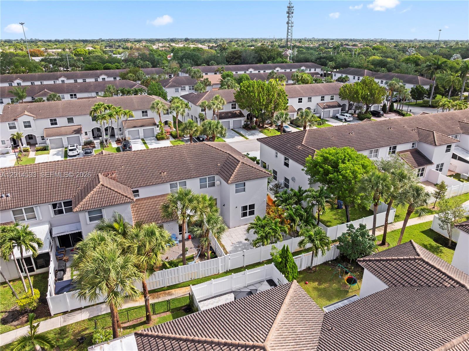 PEMBROKE SHORES - Residential