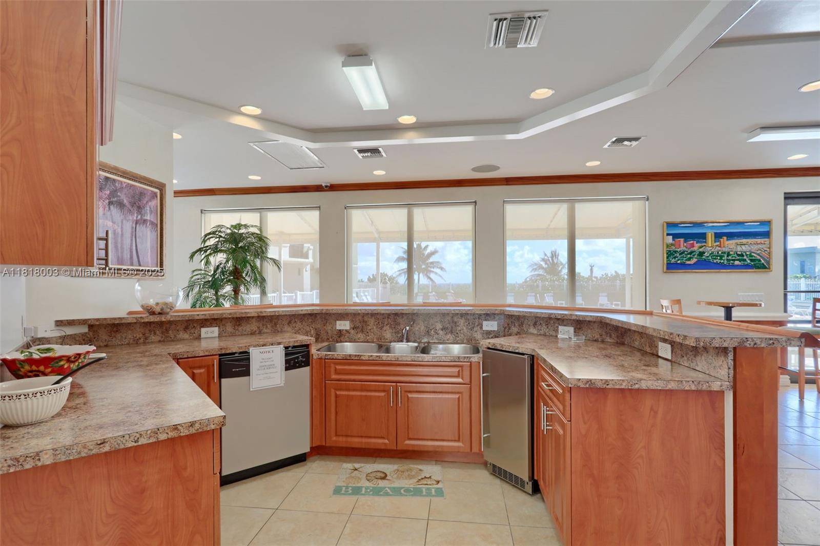PHOENIX TOWERS CONDO - Residential