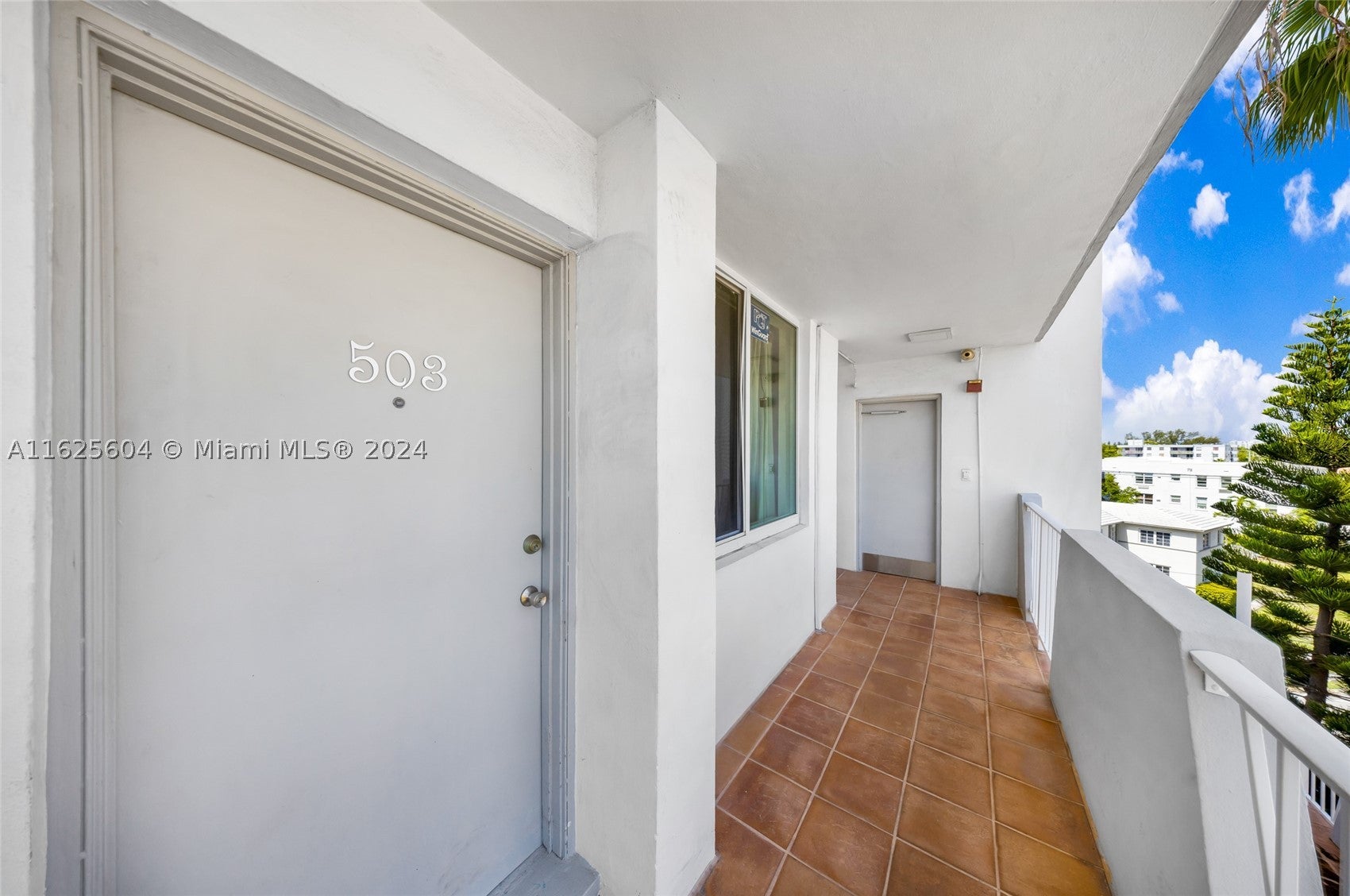 7133 Bay Dr