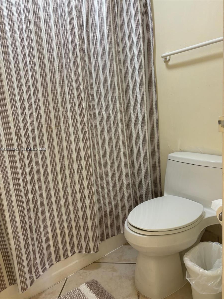 THE DECOPLAGE CONDO - Residential Lease