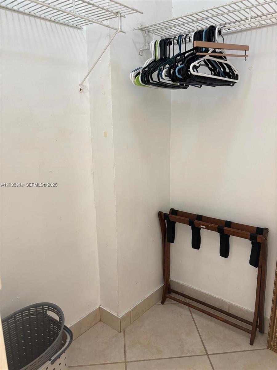 THE DECOPLAGE CONDO - Residential Lease