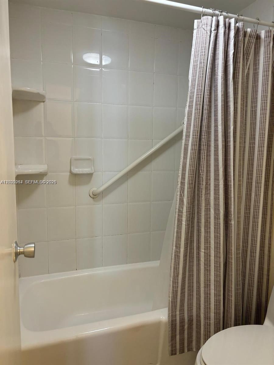 THE DECOPLAGE CONDO - Residential Lease