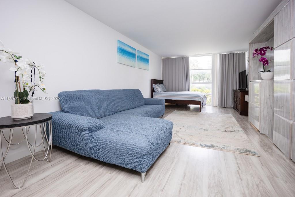 DESOTO PARK CONDO - Residential Lease