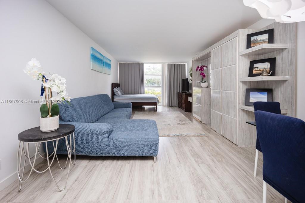 DESOTO PARK CONDO - Residential Lease