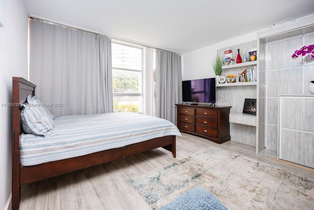 DESOTO PARK CONDO - Residential Lease