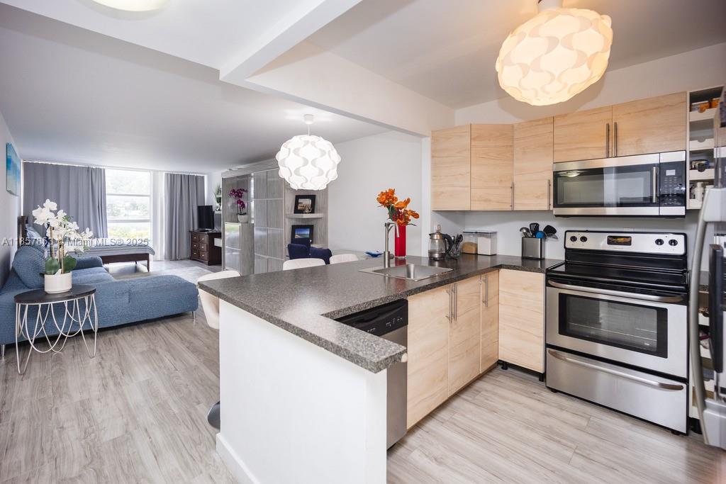 DESOTO PARK CONDO - Residential Lease