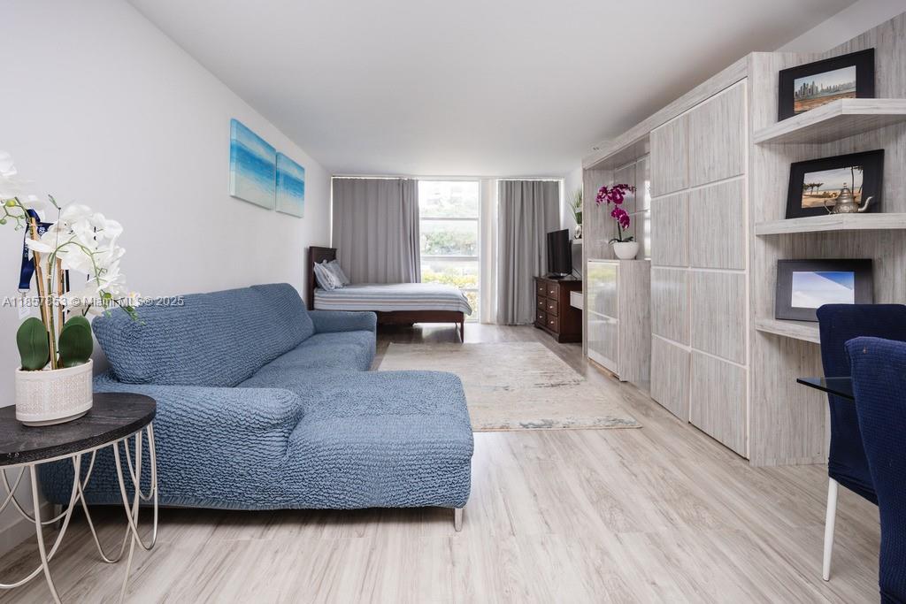 DESOTO PARK CONDO - Residential Lease