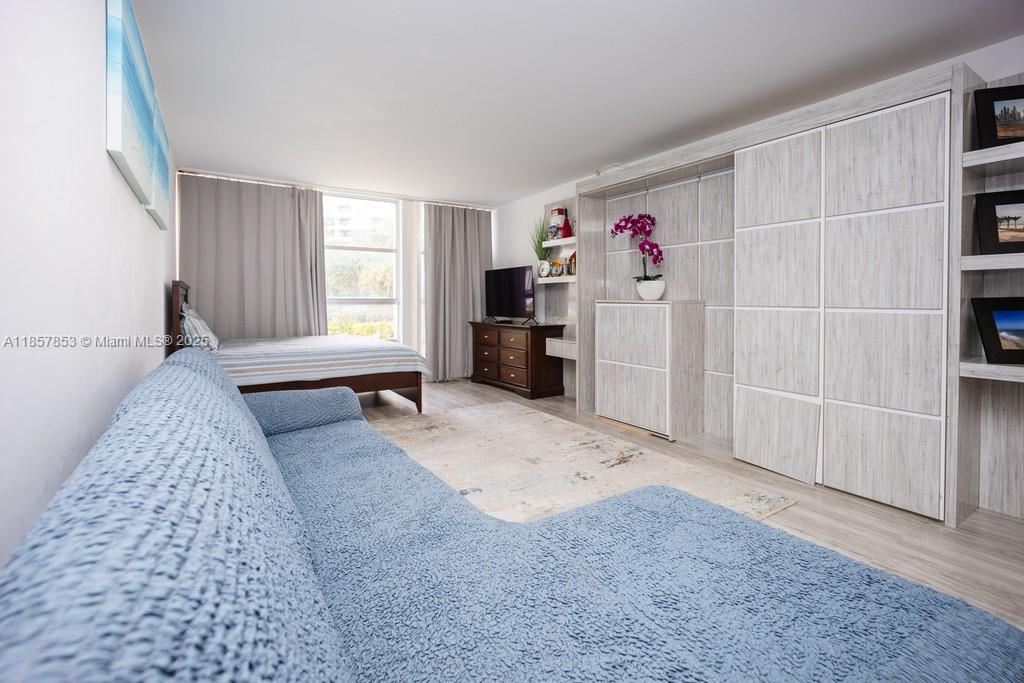 DESOTO PARK CONDO - Residential Lease