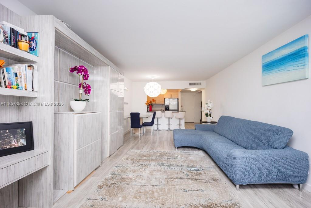 DESOTO PARK CONDO - Residential Lease