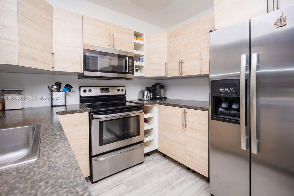 DESOTO PARK CONDO - Residential Lease