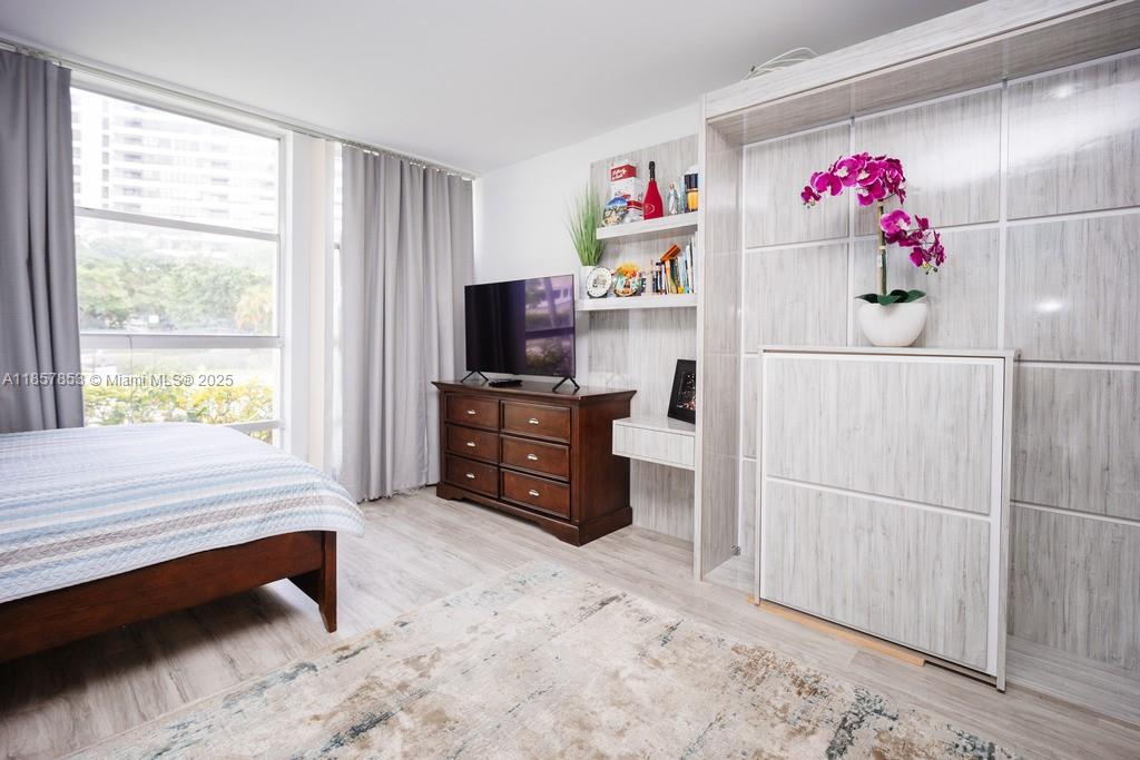 DESOTO PARK CONDO - Residential Lease